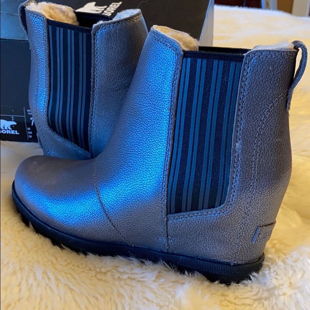 Sorel Metallic Silver Chelsea Ankle Boots with Shearling Lining